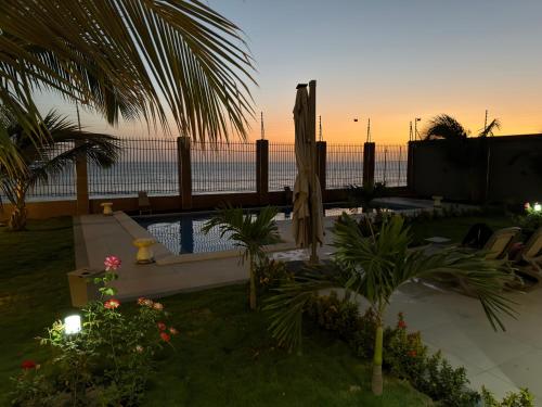 OceanView Ndayane by BlueHorizons Homes - Villa pieds dans l'eau, piscine in Ndayane