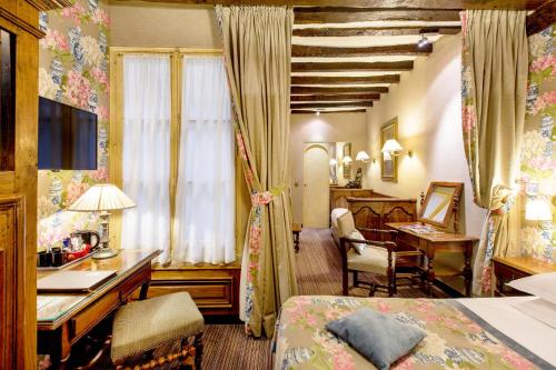 room detail thumbnail 0