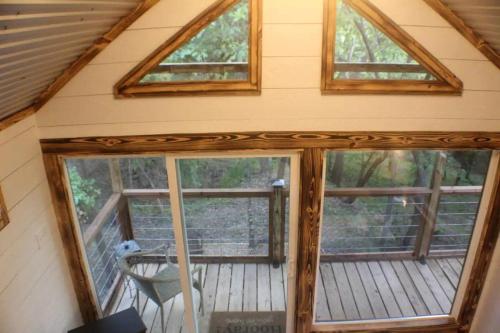 Enchanting Pecan Treehouse with Creek Views near Forestburg, Texas in Muenster (TX)