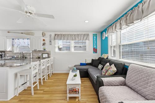 Beachside 2BR Condo in Wildwood Crest with Deck BBQ & Parking - image 10