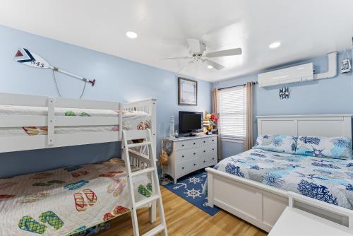 Beachside 2BR Condo in Wildwood Crest with Deck BBQ & Parking - image 8