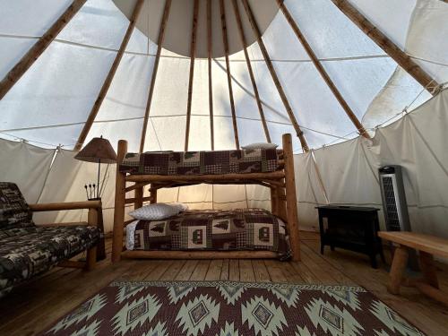 Cozy Tipi with Bunk Bed and Resort Amenities near Hall, Montana in Philipsburg (MT)