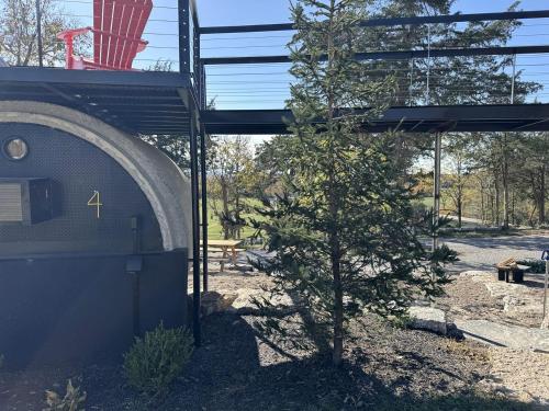 Peaceful Tube Vacation Rental with Fire Pit in Danville, Kentucky in Danville (Kentucky)