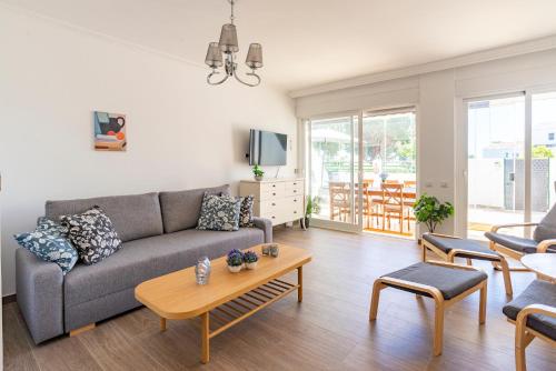2BR apartment 5 min to beach