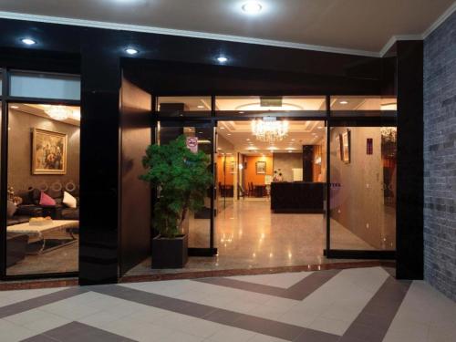 O House Hotel in Siaogang District
