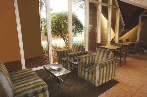 Baymont by Wyndham Intl Speedway/I-95/Daytona Beach – Daytona Beach, FL