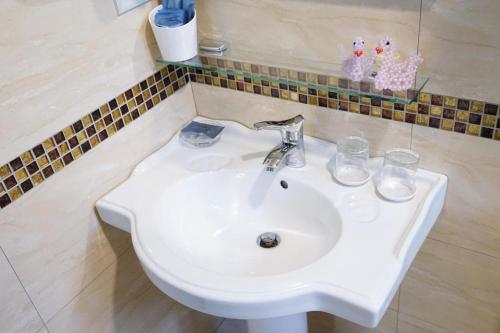 Gin Jian Commerical Hotel in Siaogang District