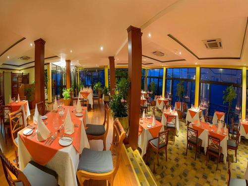 Hunasfalls Hotel in Wattegama