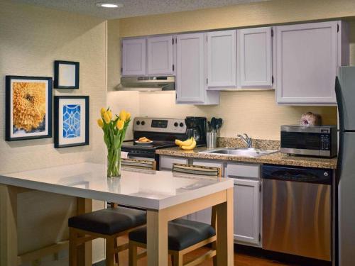 Sonesta ES Suites Colorado Springs – Colorado Springs, CO