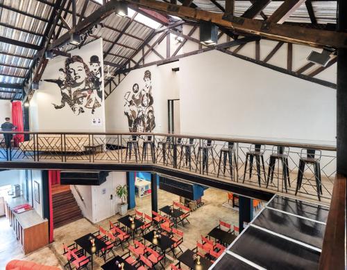 Prince Theatre Heritage Stay Hostel - Silom - image 2