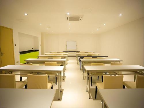 Jinjiang Inn Select Zhenjiang Wanda Plaza Xijindu