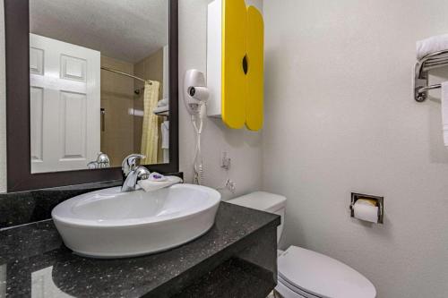 Studio 6 Dallas, TX – Dallas, TX