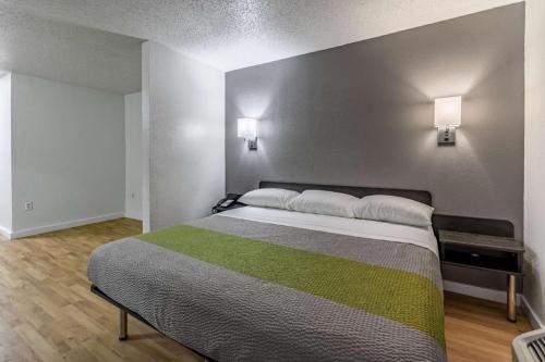 Studio 6 Dallas, TX – Dallas, TX