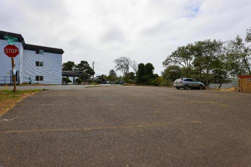 Coastal Inn by OYO Lincoln City - Oregon Coast Hwy - image 2