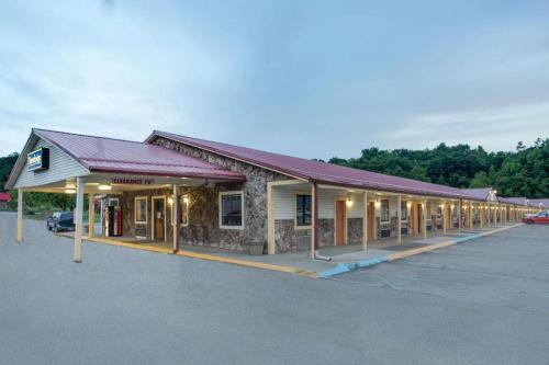 Travelodge by Wyndham Parkersburg – Parkersburg, WV