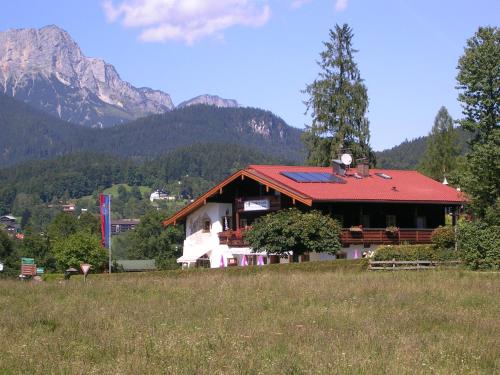 Cafe Pension Eckerbrunn in Schönau am Königssee, Deutschland