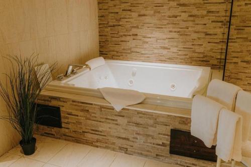 Northumberland Heights Wellness Retreat and SPA in Cobourg (ON)