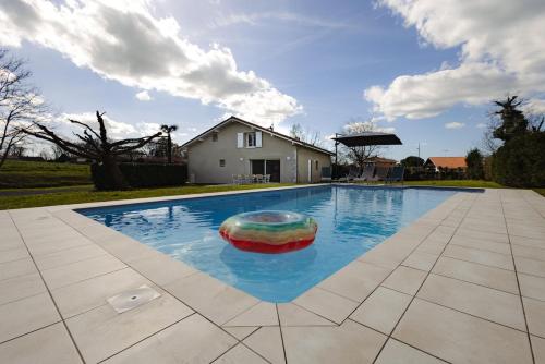 Exterior view, Villa Solanne Narrosse 10 pers - Piscine privee - Clim - Jardin in Narrosse