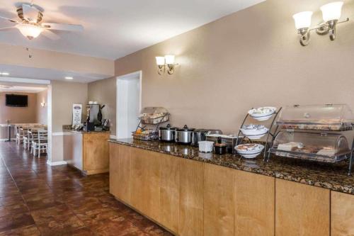 Baymont by Wyndham Sarasota - image 5