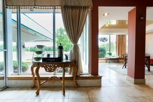 Hotel O Henderson Kerr Lake I 85 NC in เฮนเดอร์สัน (NC)