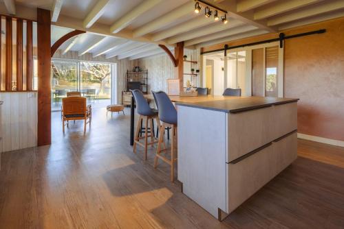 Kitchen, Villa Solanne Narrosse 10 pers - Piscine privee - Clim - Jardin in Narrosse