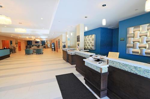 Wyndham Garden Kenosha - image 7