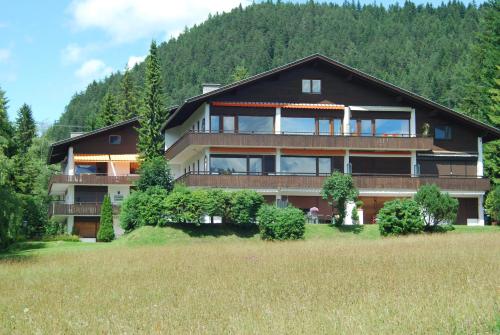 One-Bedroom Apartment with Balcony - Alpenblick