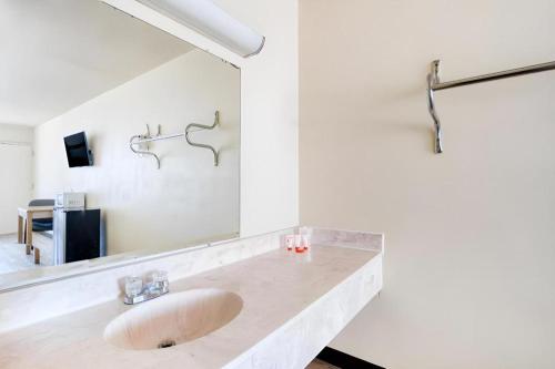 OYO Hotel Waco University Area I-35 – Waco, TX