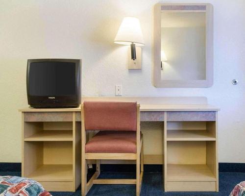 Loyalty Inn - image 10