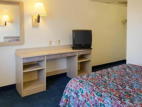 Loyalty Inn - image 12