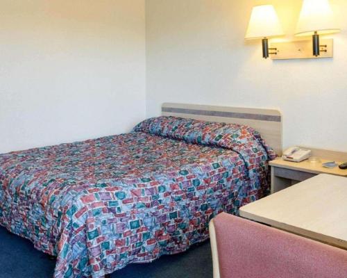 Loyalty Inn - image 11