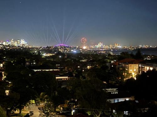 Sydney Harbour Bridge View Luxury Sunset Retreat in Dover Heights