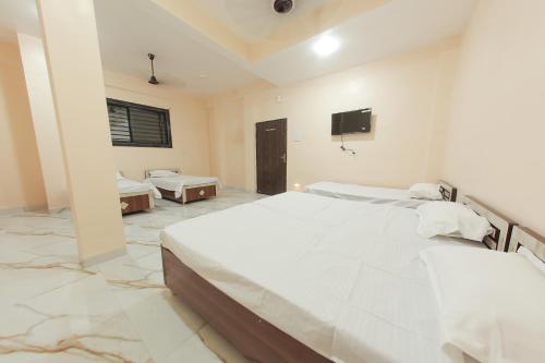  négyzetméteres, 1 hálószobás  1 fürdőszobával Mhow területén (Tulsi Leela - Home Stay) in Mhow