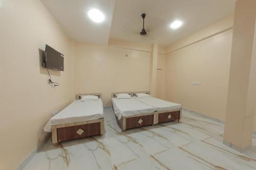 négyzetméteres, 1 hálószobás  1 fürdőszobával Mhow területén (Tulsi Leela - Home Stay) in Mhow