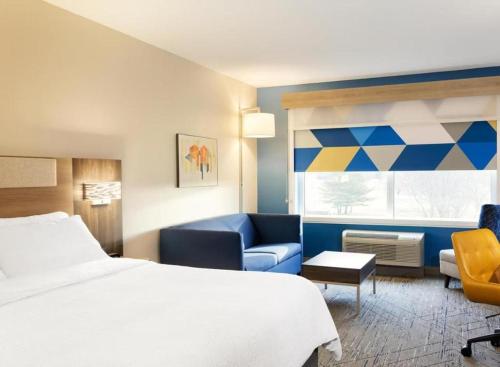 Comfort Inn and Suites Joplin - image 4