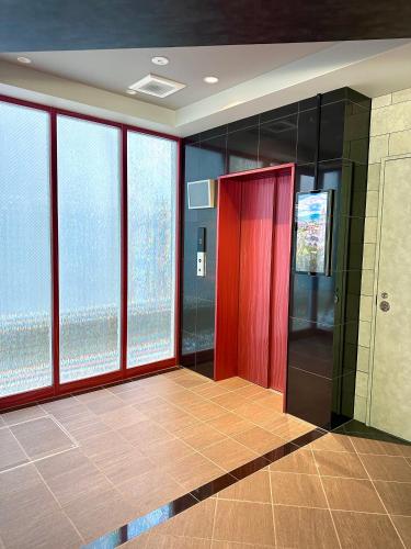 大阪 天神橋筋 新築現代民宿 自助入住 獨立浴室廁所 交通方便 寧靜社區 in North Osaka