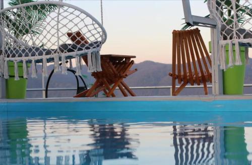 Elegant 1819 Apartment with Pool & Panoramic View