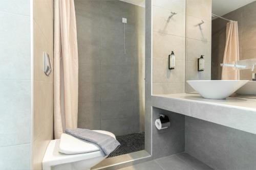 2 double beds