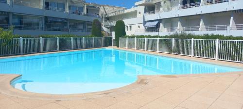 Studio confortable avec piscine à 2 min de la mer