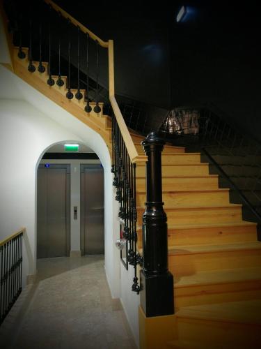 236 Av Liberdade w 24h Security Free Parking - image 13