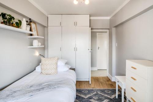 Stylish Green Point 2 Bed w Views Rockaway Haven - image 8