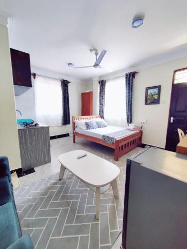 Modern Airport Studio Near SGR & Moi Airport – khách sạn tại Miritini
