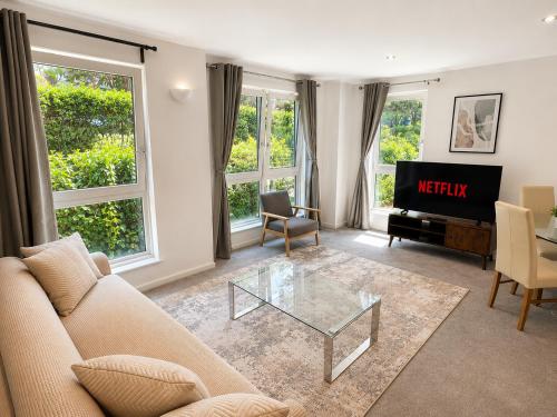 Luxury Apartment Near Chelsea & Imperial Wharf