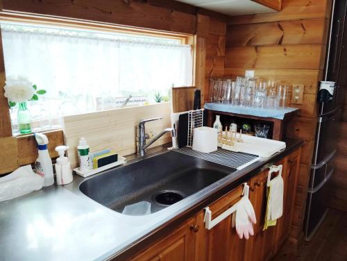 Siodomi Marinki shared wood lodge, pets allowed for a fee in Hashikami