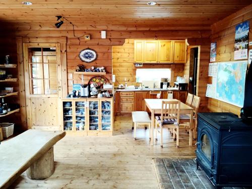 Siodomi Marinki shared wood lodge, pets allowed for a fee in Hashikami