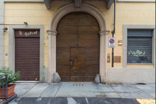 Entrance, Piave 5 in Turin