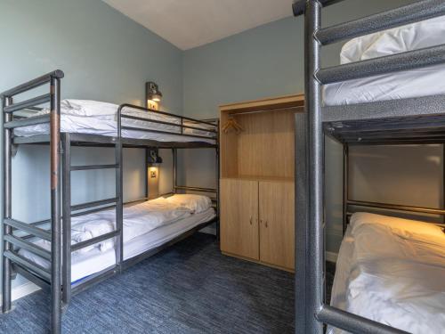 1 twin bed