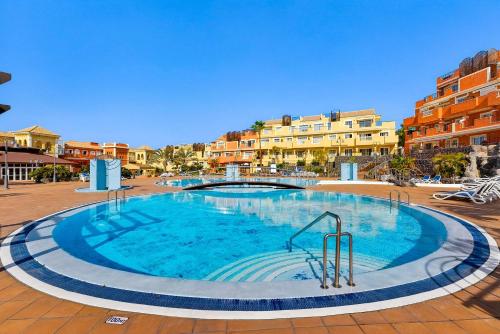Granada Park Pool View Suite