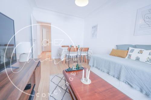 Bright & Stylish - Newly Renovated - 15th arr