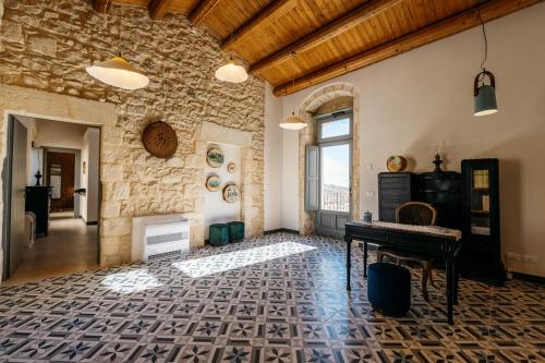 ISULATRAVEL - Villa Torre Molino with HEATED POOL in Casale Zappulla